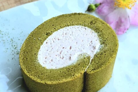 ツクシイバラのロールケーキ